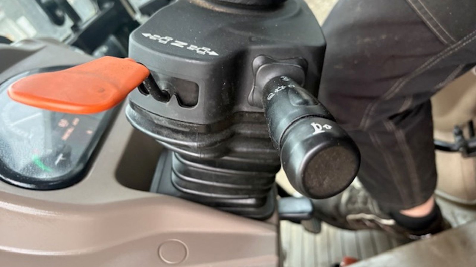 Traktor tip John Deere 5105GF FRONTLIFT. HJUL MED GRÆSDÆK MEDFØLGER, Gebrauchtmaschine in Dronninglund (Poză 23)