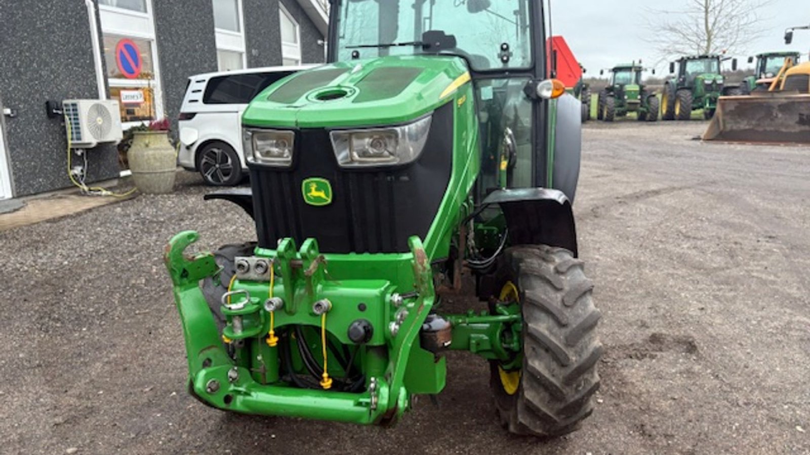 Traktor tip John Deere 5105GF FRONTLIFT. HJUL MED GRÆSDÆK MEDFØLGER, Gebrauchtmaschine in Dronninglund (Poză 5)