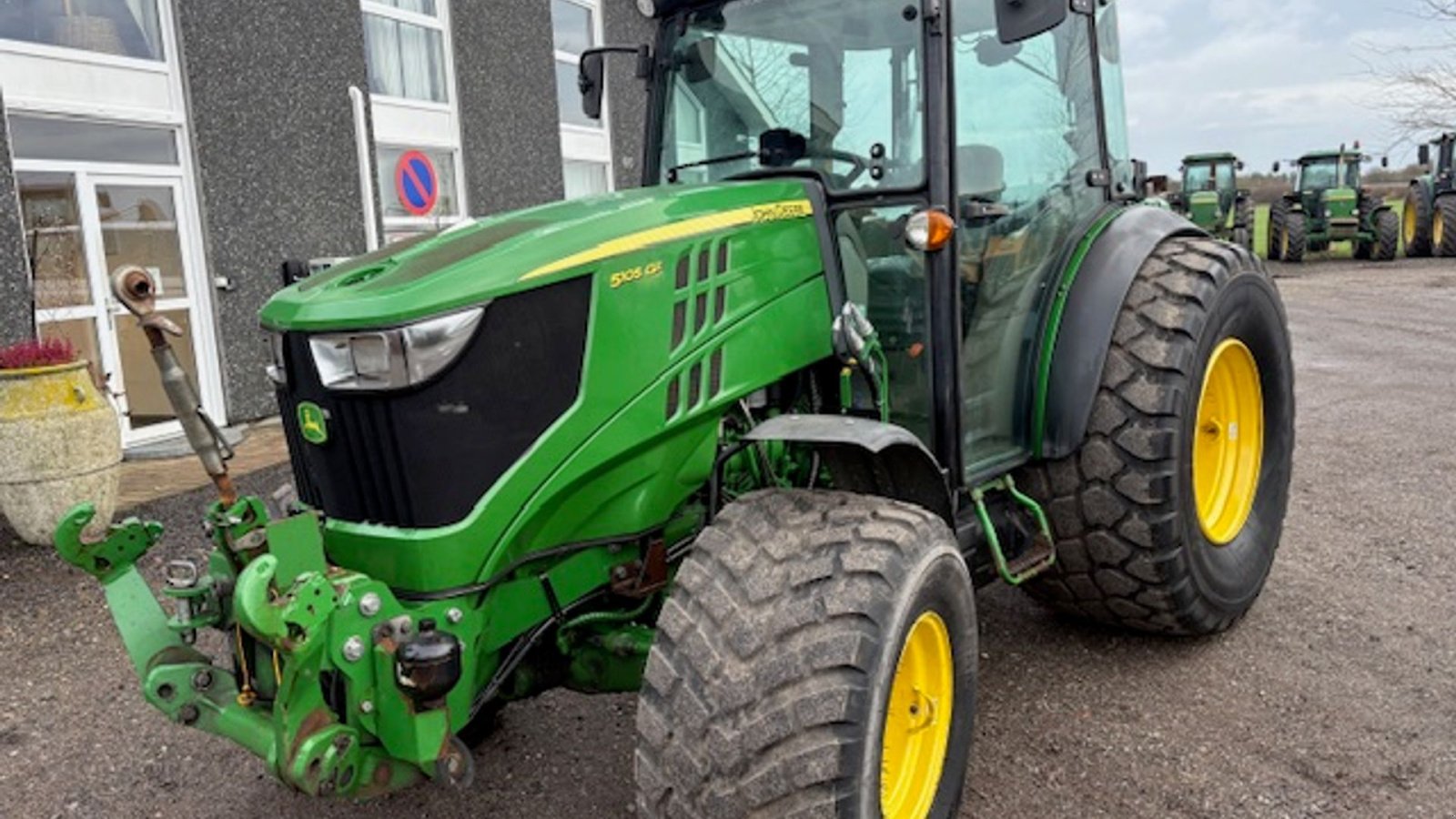 Traktor typu John Deere 5105GF FRONTLIFT. HJUL MED TRAKTORDÆK MEDFØLGER, Gebrauchtmaschine w Dronninglund (Zdjęcie 4)