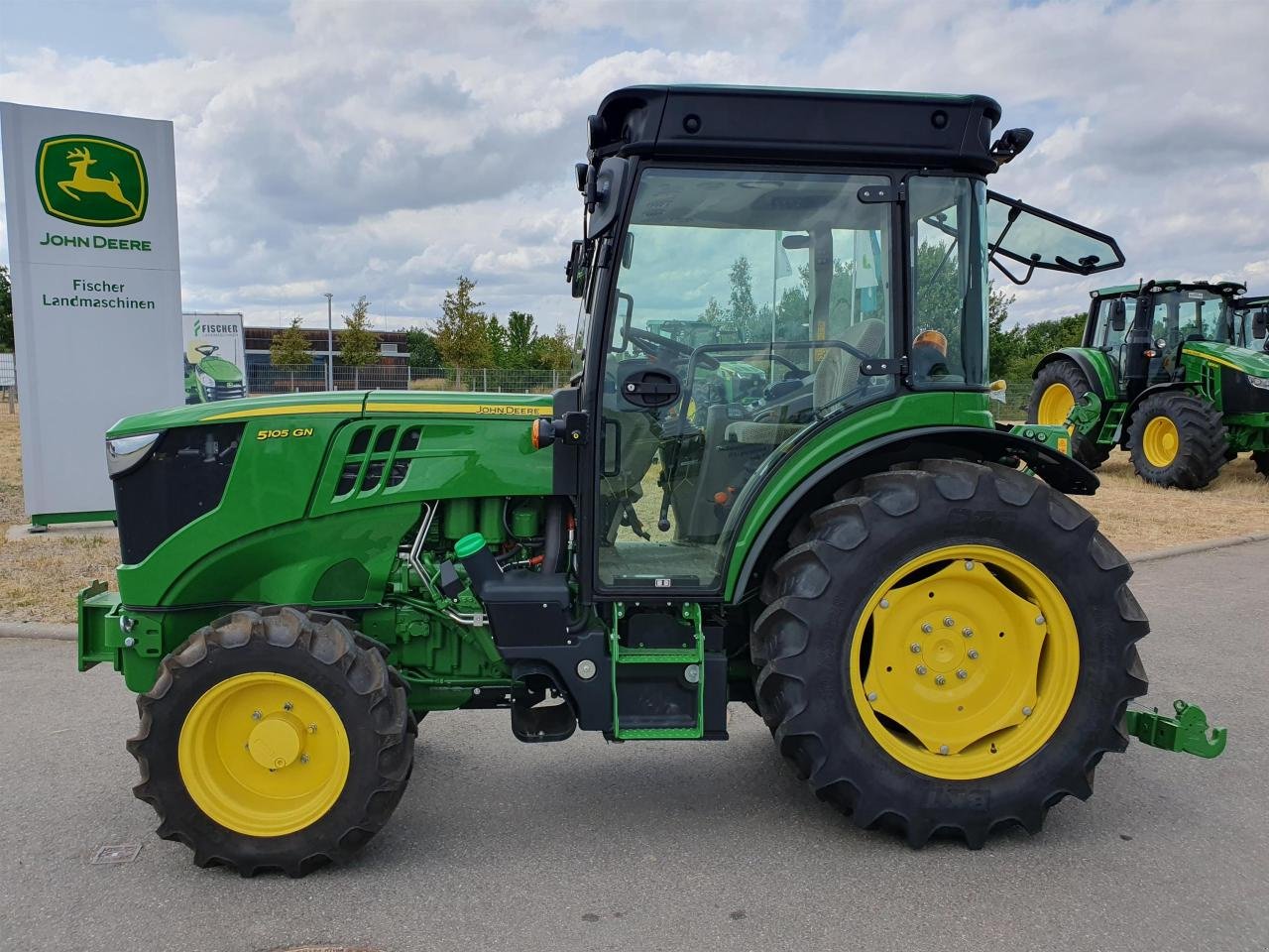 Traktor of the type John Deere 5105GN Stufe V, Neumaschine in Niederkirchen (Picture 4)