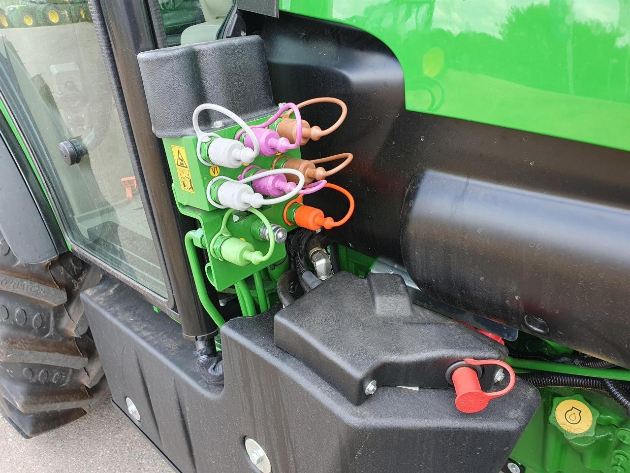 Traktor of the type John Deere 5105GN Stufe V, Neumaschine in Niederkirchen (Picture 7)