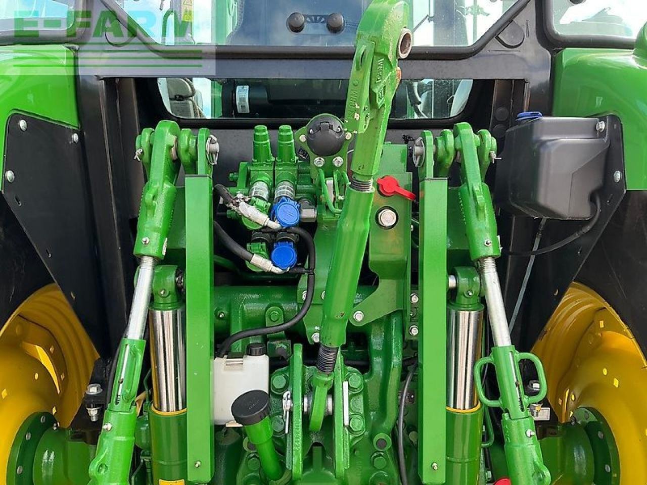 Traktor des Typs John Deere 5105m tractor, Gebrauchtmaschine in SHAFTESBURY (Bild 18)