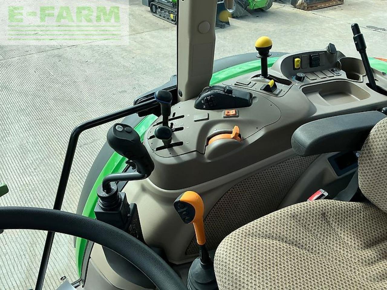 Traktor des Typs John Deere 5105m tractor, Gebrauchtmaschine in SHAFTESBURY (Bild 22)