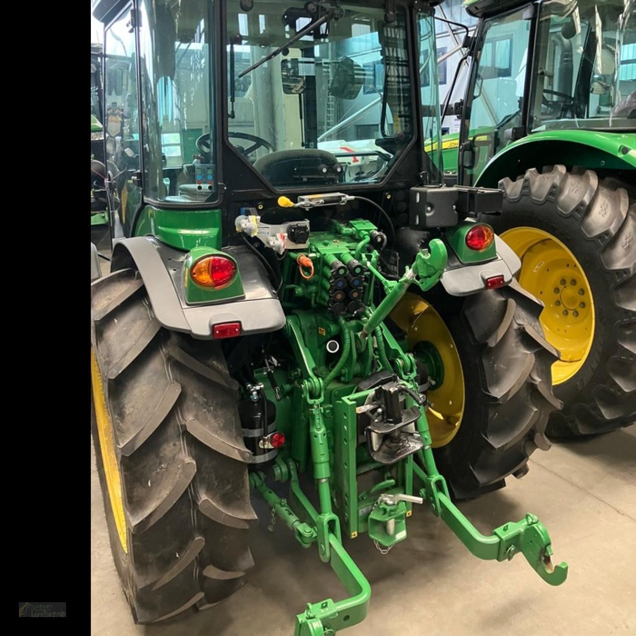 Traktor des Typs John Deere 5115GF, Neumaschine in Jahnatal (Bild 3)