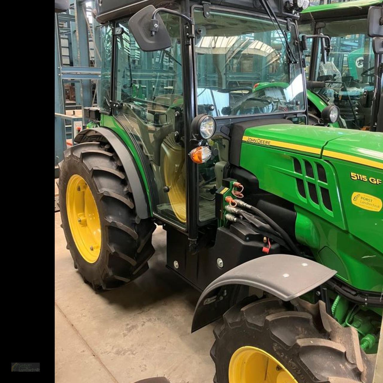 Traktor des Typs John Deere 5115GF, Neumaschine in Jahnatal (Bild 8)