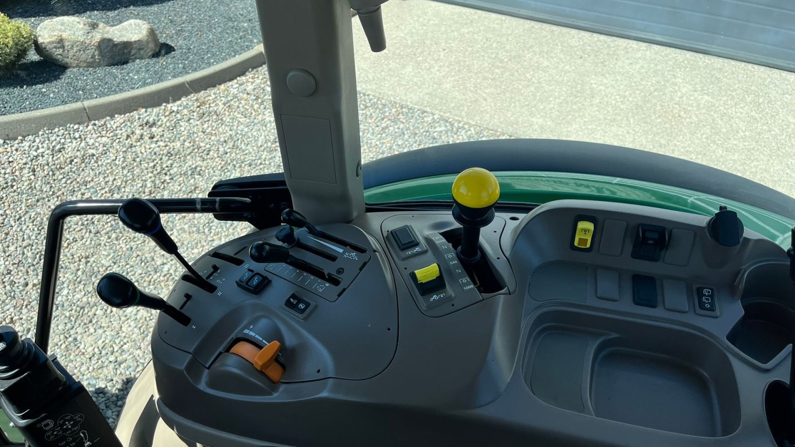 Traktor tipa John Deere 5115M Med frontlæsser, som ny, Gebrauchtmaschine u Lintrup (Slika 7)