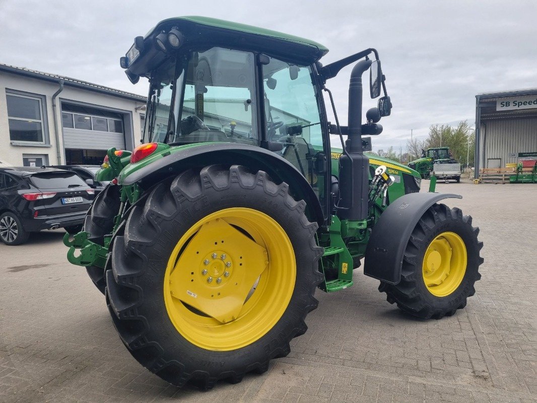 Traktor typu John Deere 5115M MY23 32V/16R 40, Vorführmaschine w Neubrandenburg (Zdjęcie 5)