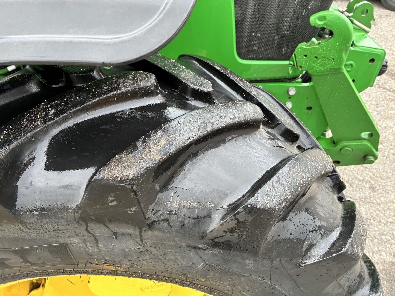 Traktor от тип John Deere 5115R, Gebrauchtmaschine в Villach (Снимка 16)
