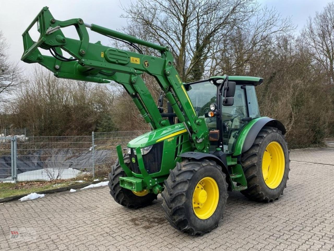 Traktor van het type John Deere 5125R MIT FRONTLADER, Gebrauchtmaschine in Oyten (Foto 1)