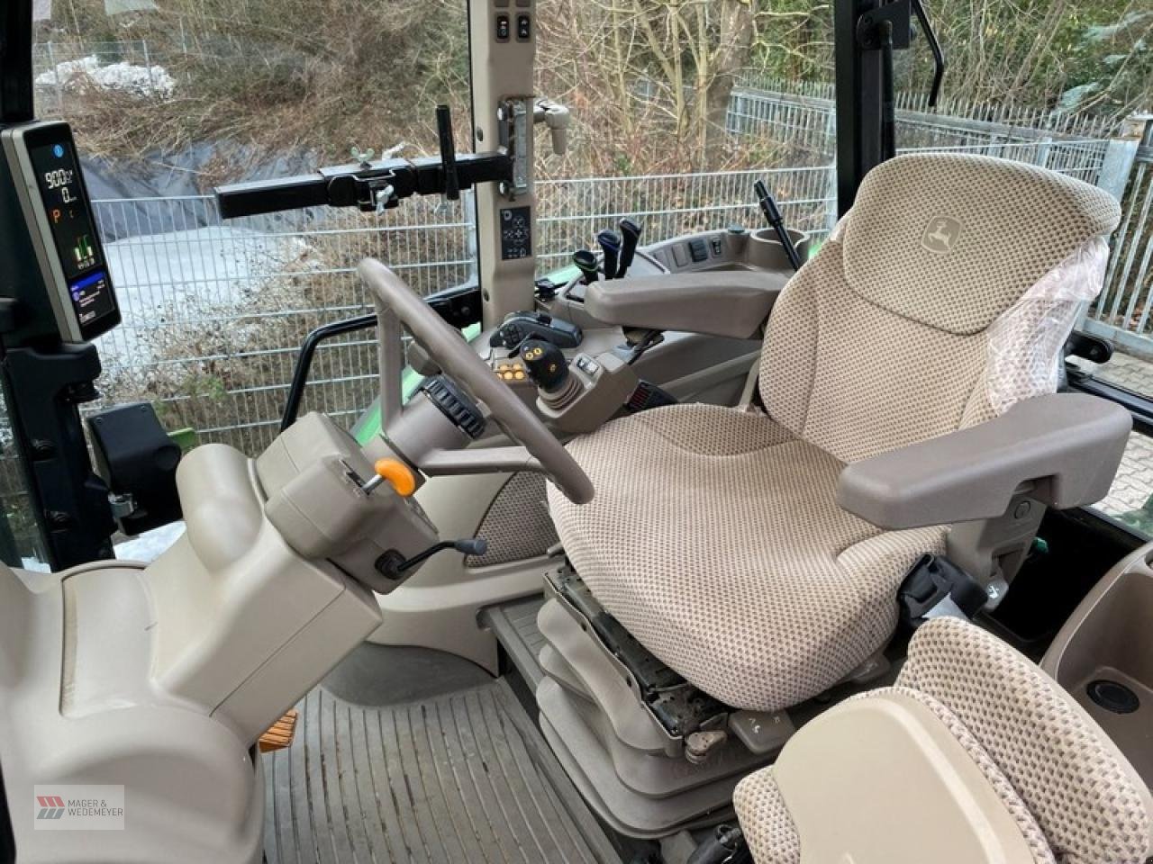 Traktor van het type John Deere 5125R MIT FRONTLADER, Gebrauchtmaschine in Oyten (Foto 8)