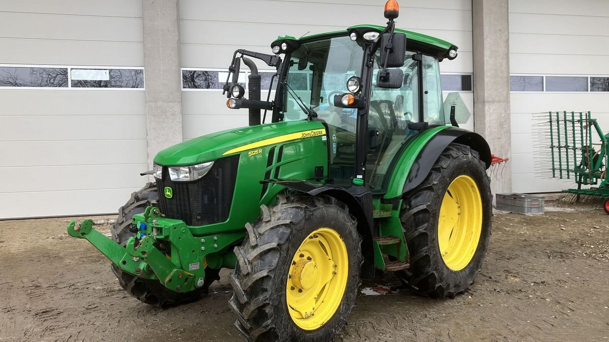 Traktor des Typs John Deere 5125R, Gebrauchtmaschine in Eferding (Bild 1)