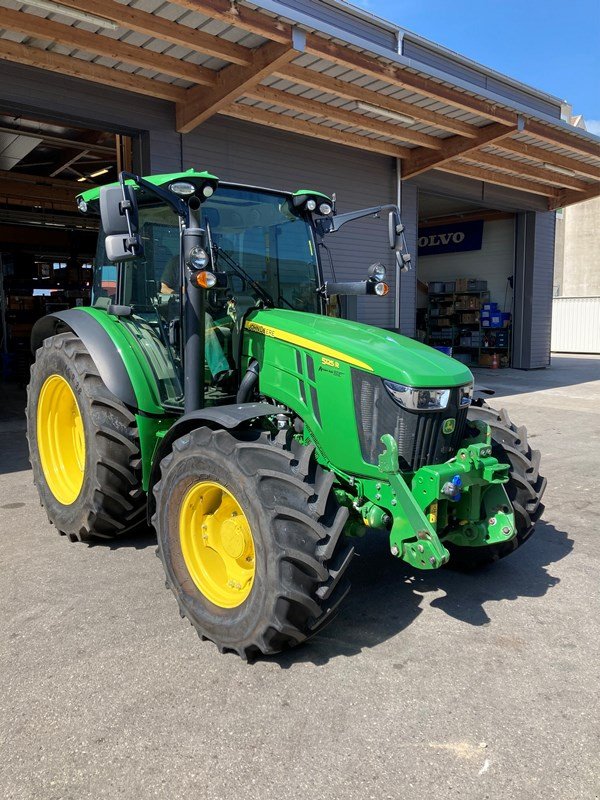 Traktor des Typs John Deere 5125R, Gebrauchtmaschine in Chavornay (Bild 1)