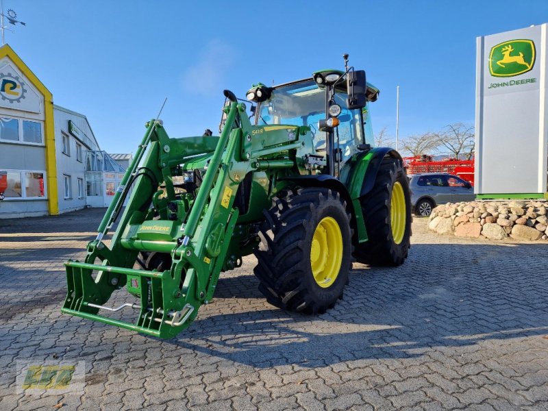 Traktor des Typs John Deere 5130M mit FL 543R & FZW, Gebrauchtmaschine in Schenkenberg (Bild 1)