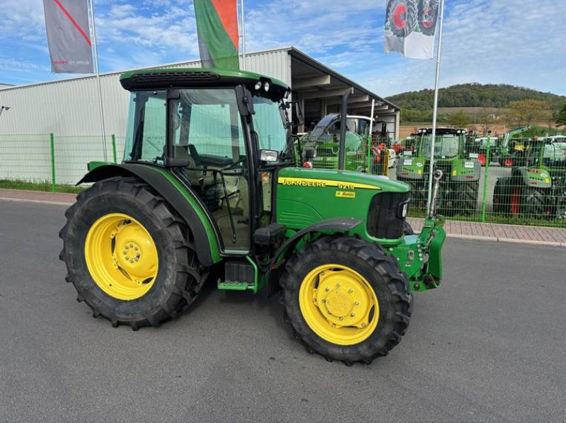 Traktor typu John Deere 5215, Gebrauchtmaschine w Petersberg (Zdjęcie 2)