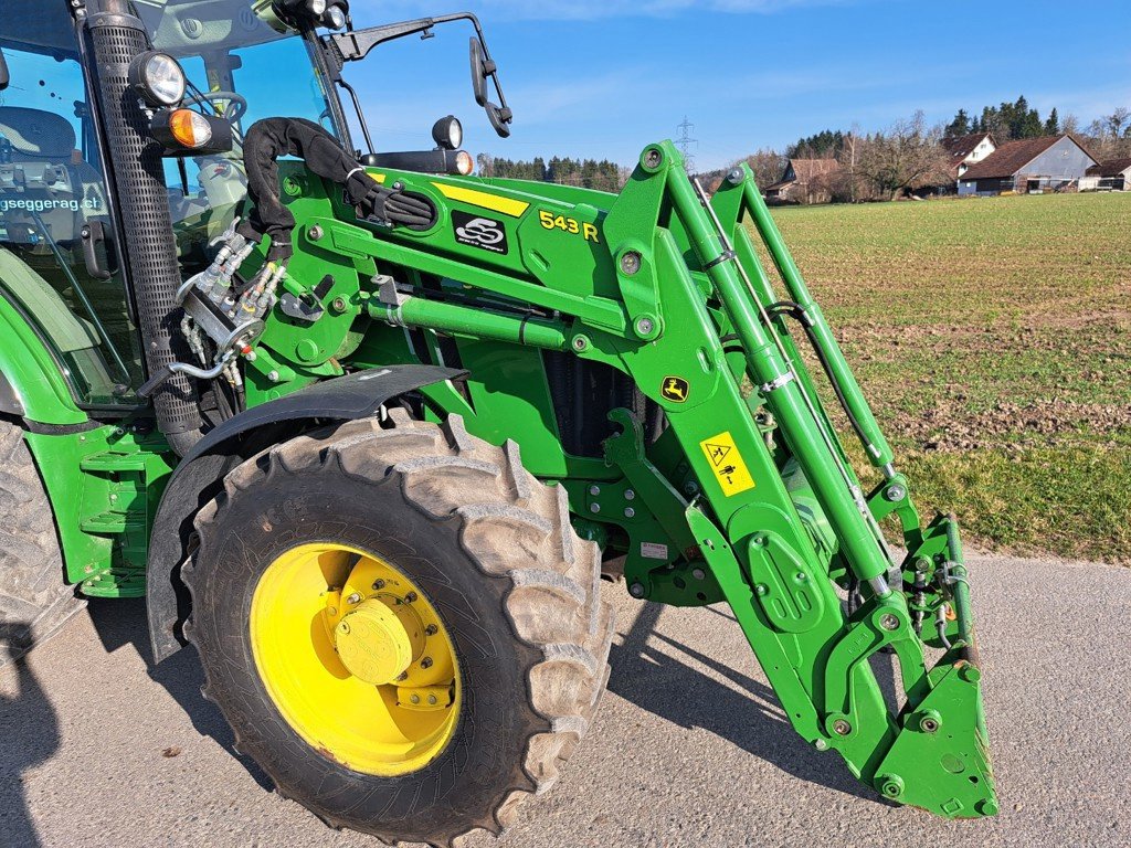 Traktor типа John Deere 543R, Gebrauchtmaschine в Oetwil am See (Фотография 3)