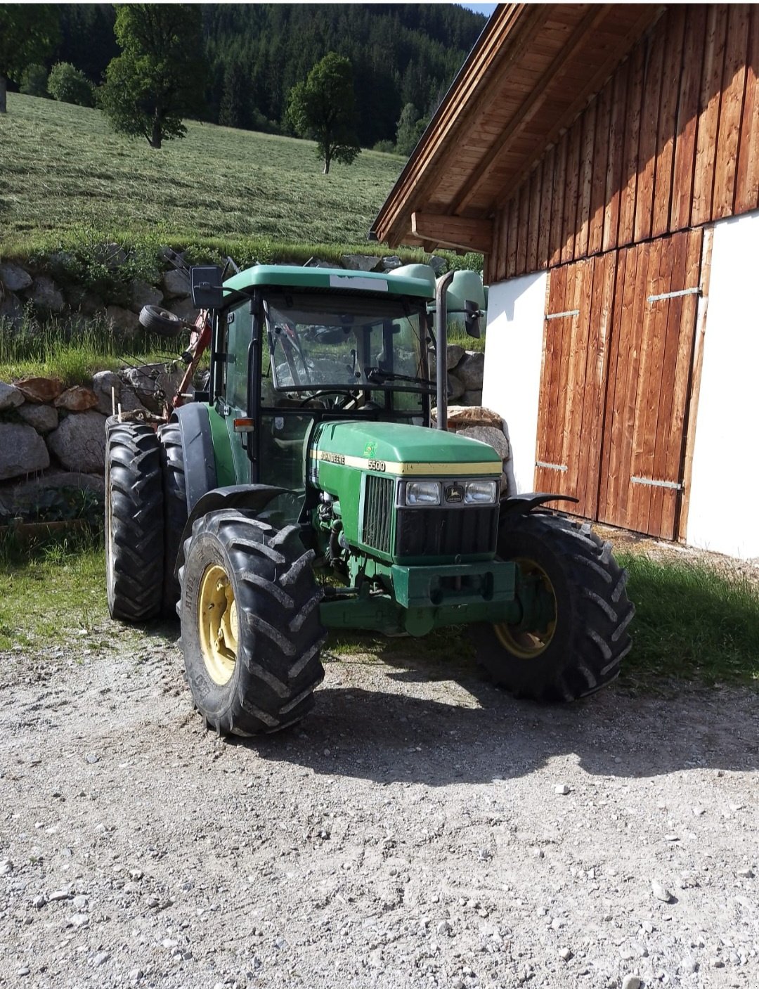 Traktor del tipo John Deere 5500 Hopfen, Gebrauchtmaschine In Uttendorf (Immagine 2)