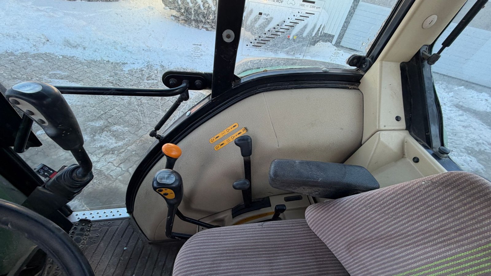 Traktor of the type John Deere 5510 KUN 1100 TIMER!, Gebrauchtmaschine in Nørager (Picture 16)