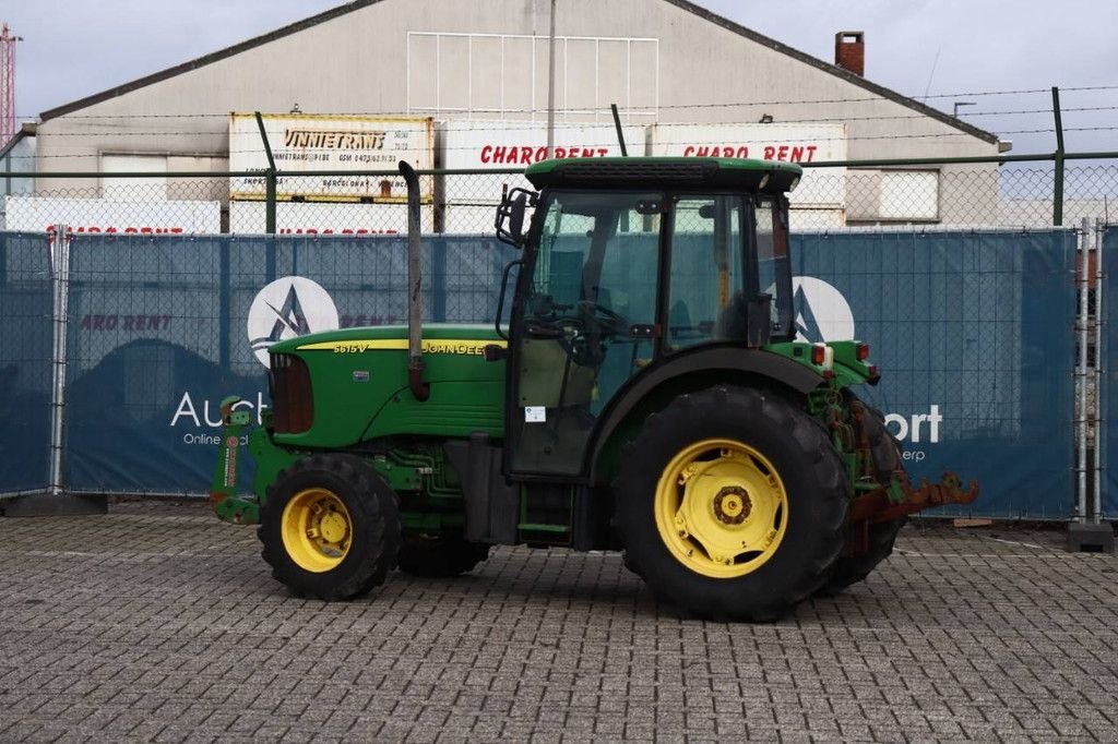 Traktor Türe ait John Deere 5615 V, Gebrauchtmaschine içinde Antwerpen (resim 3)