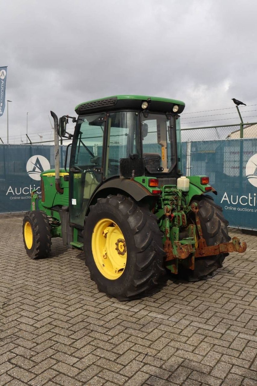 Traktor Türe ait John Deere 5615 V, Gebrauchtmaschine içinde Antwerpen (resim 4)