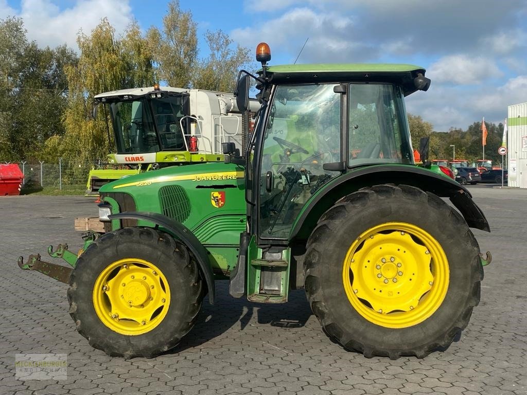 Traktor typu John Deere 5620, Gebrauchtmaschine v Mühlengeez (Obrázek 2)