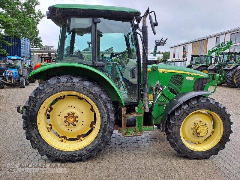 Traktor del tipo John Deere 5720 einsatzbereit mit Undichtheiten, Gebrauchtmaschine In Höhenkirchen-Siegertsbrunn (Immagine 1)