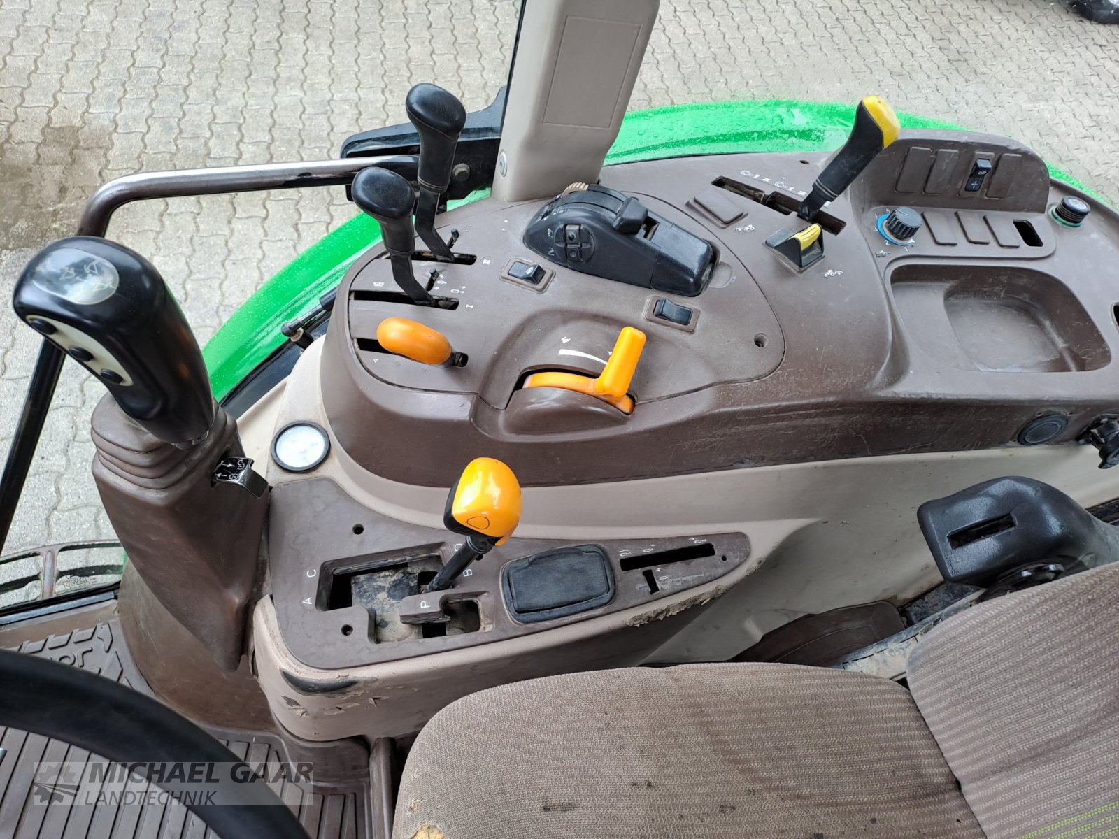 Traktor Türe ait John Deere 5720 einsatzbereit mit Undichtheiten, Gebrauchtmaschine içinde Höhenkirchen-Siegertsbrunn (resim 5)