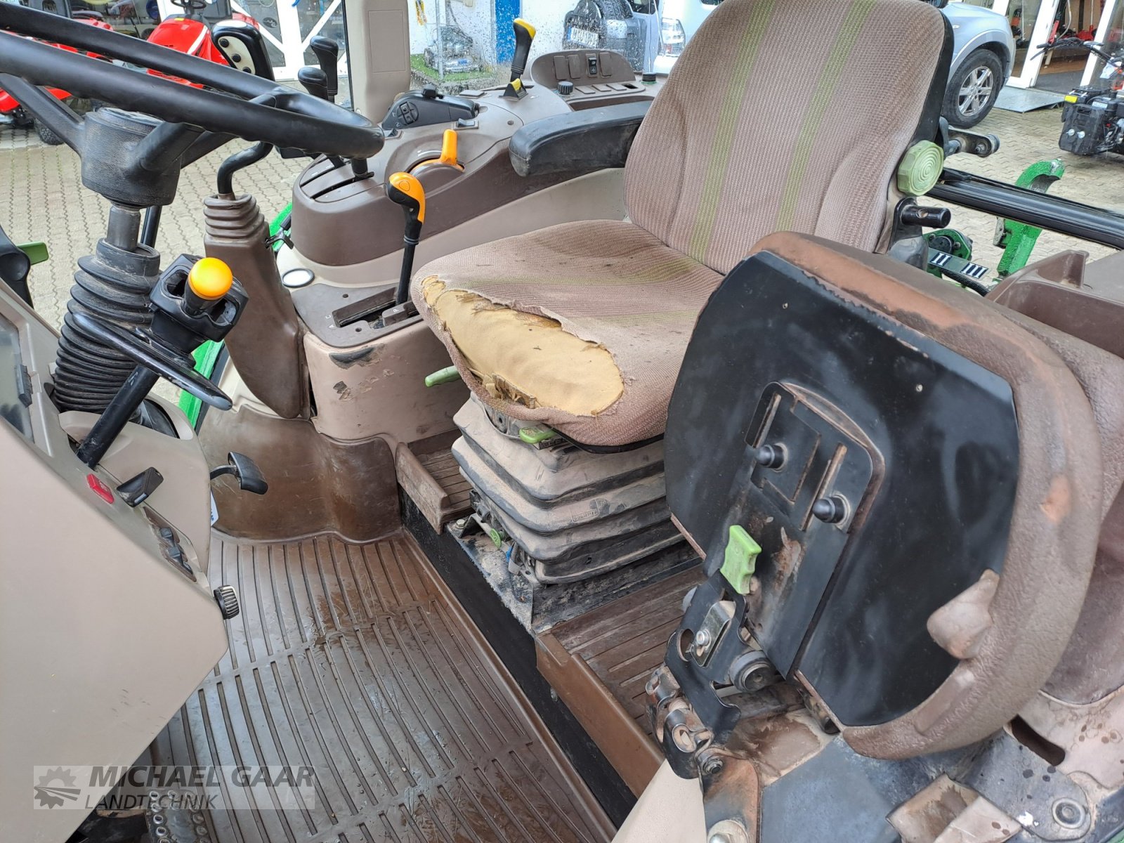 Traktor Türe ait John Deere 5720 einsatzbereit mit Undichtheiten, Gebrauchtmaschine içinde Höhenkirchen-Siegertsbrunn (resim 7)