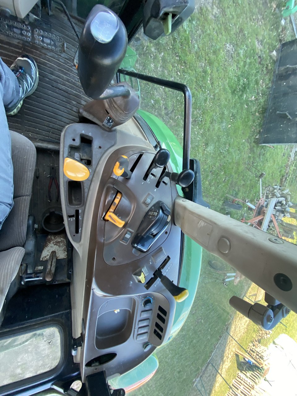 Traktor tipa John Deere 5720, Gebrauchtmaschine u VERNOUX EN VIVARAIS (Slika 3)