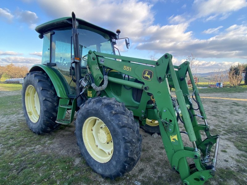 Traktor typu John Deere 5720, Gebrauchtmaschine w VERNOUX EN VIVARAIS