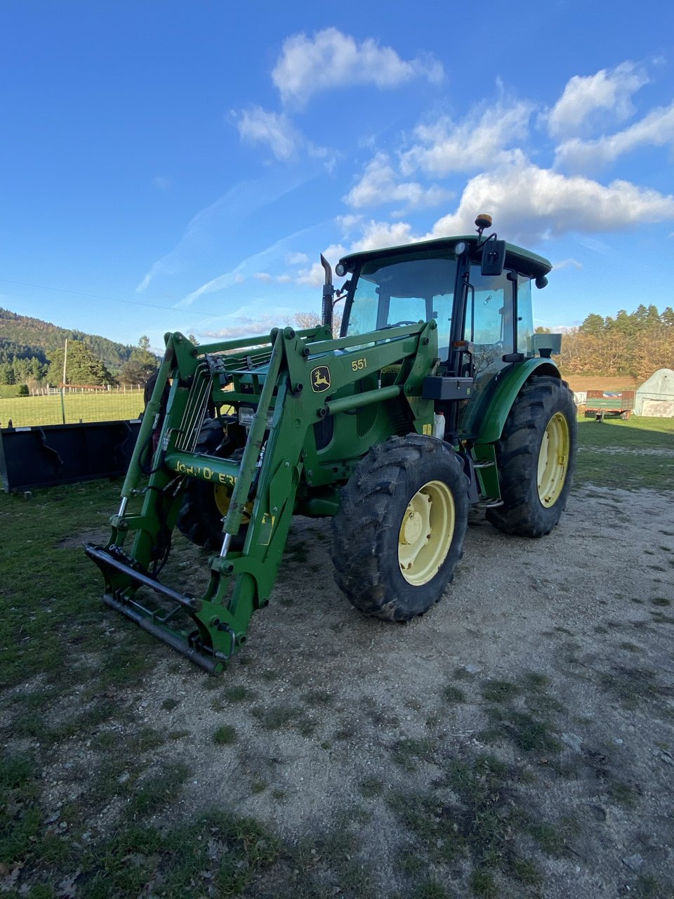 Traktor tipa John Deere 5720, Gebrauchtmaschine u VERNOUX EN VIVARAIS (Slika 2)