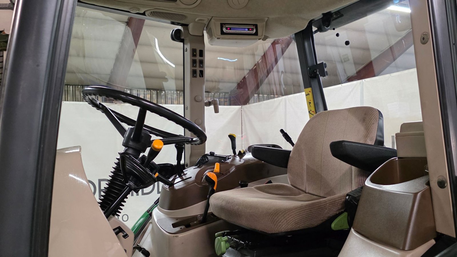 Traktor des Typs John Deere 5720, Gebrauchtmaschine in Ølen (Bild 12)