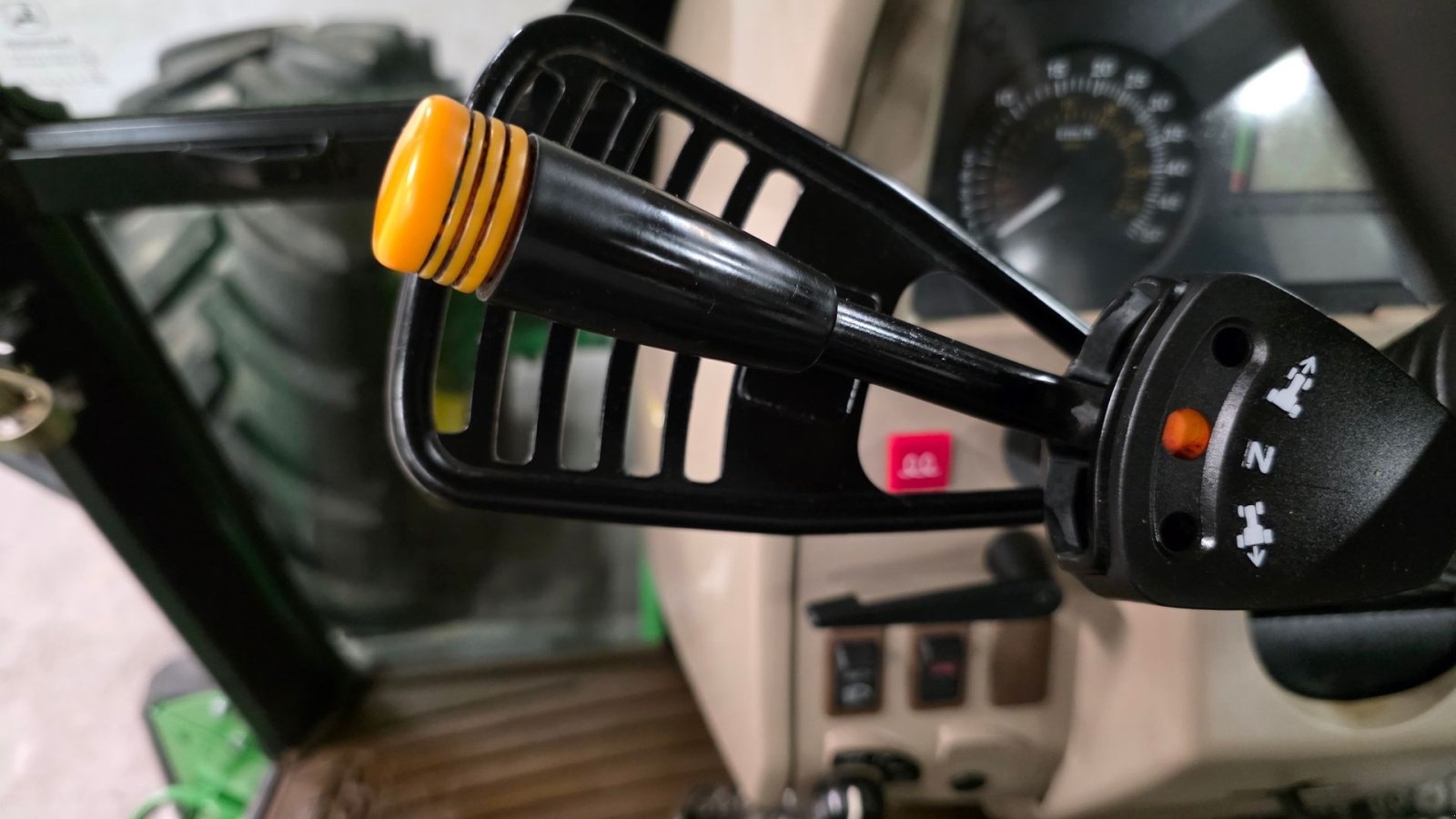 Traktor des Typs John Deere 5720, Gebrauchtmaschine in Ølen (Bild 16)