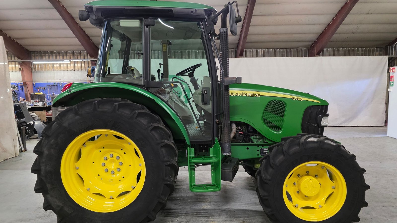 Traktor des Typs John Deere 5720, Gebrauchtmaschine in Ølen (Bild 7)