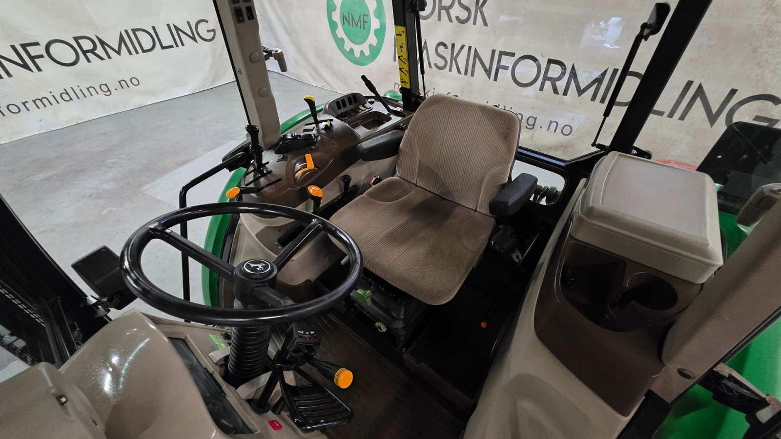 Traktor des Typs John Deere 5720, Gebrauchtmaschine in Ølen (Bild 13)