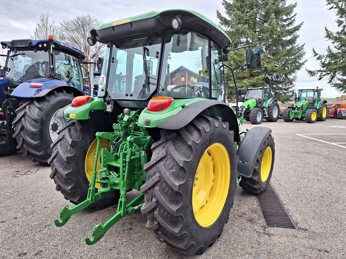 Traktor типа John Deere 5820 Premium, Gebrauchtmaschine в Burgkirchen (Фотография 5)