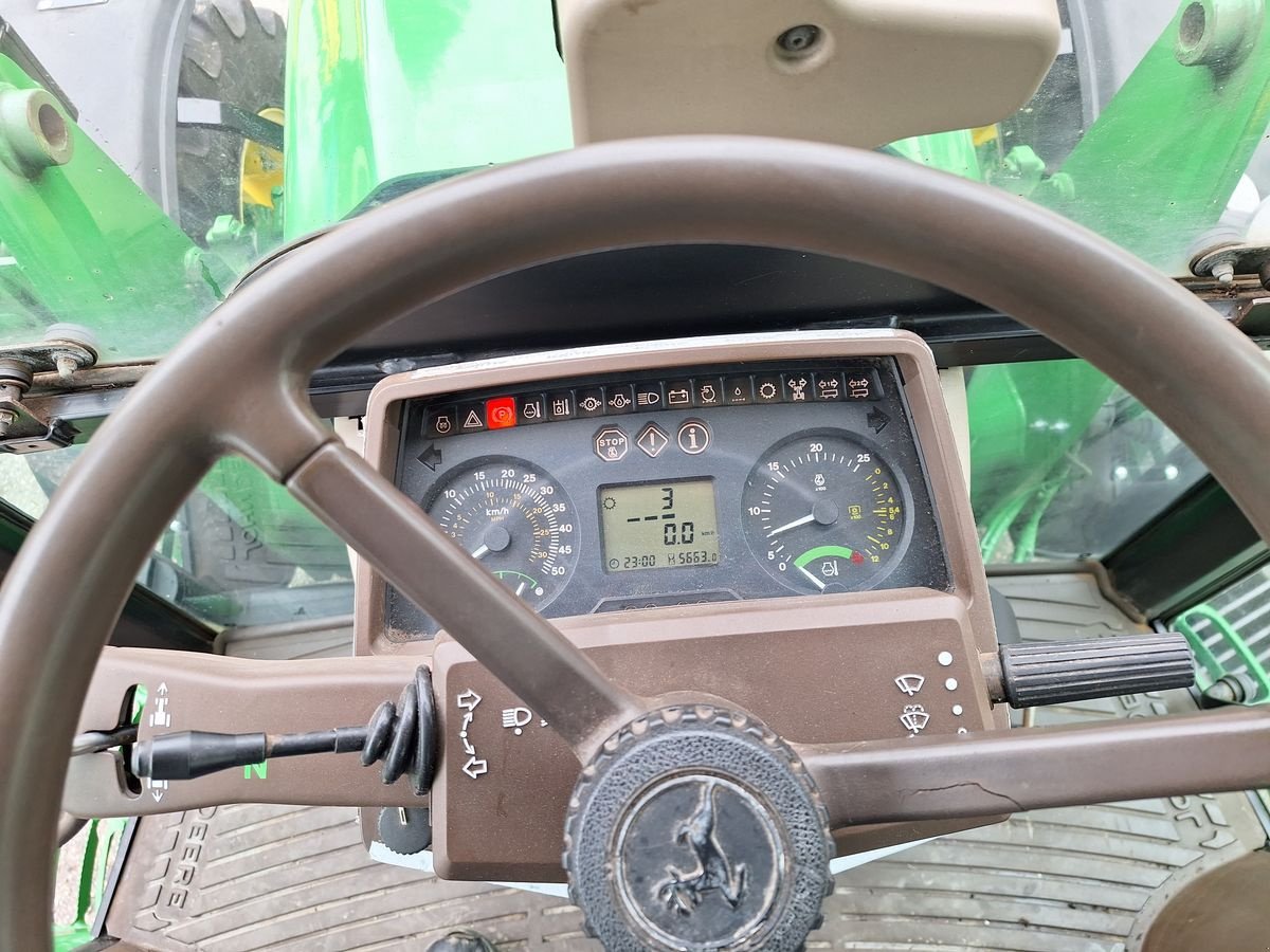 Traktor от тип John Deere 5820 Premium, Gebrauchtmaschine в Burgkirchen (Снимка 12)