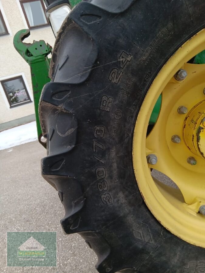 Traktor от тип John Deere 5820 Premium, Gebrauchtmaschine в Hofkirchen (Снимка 4)