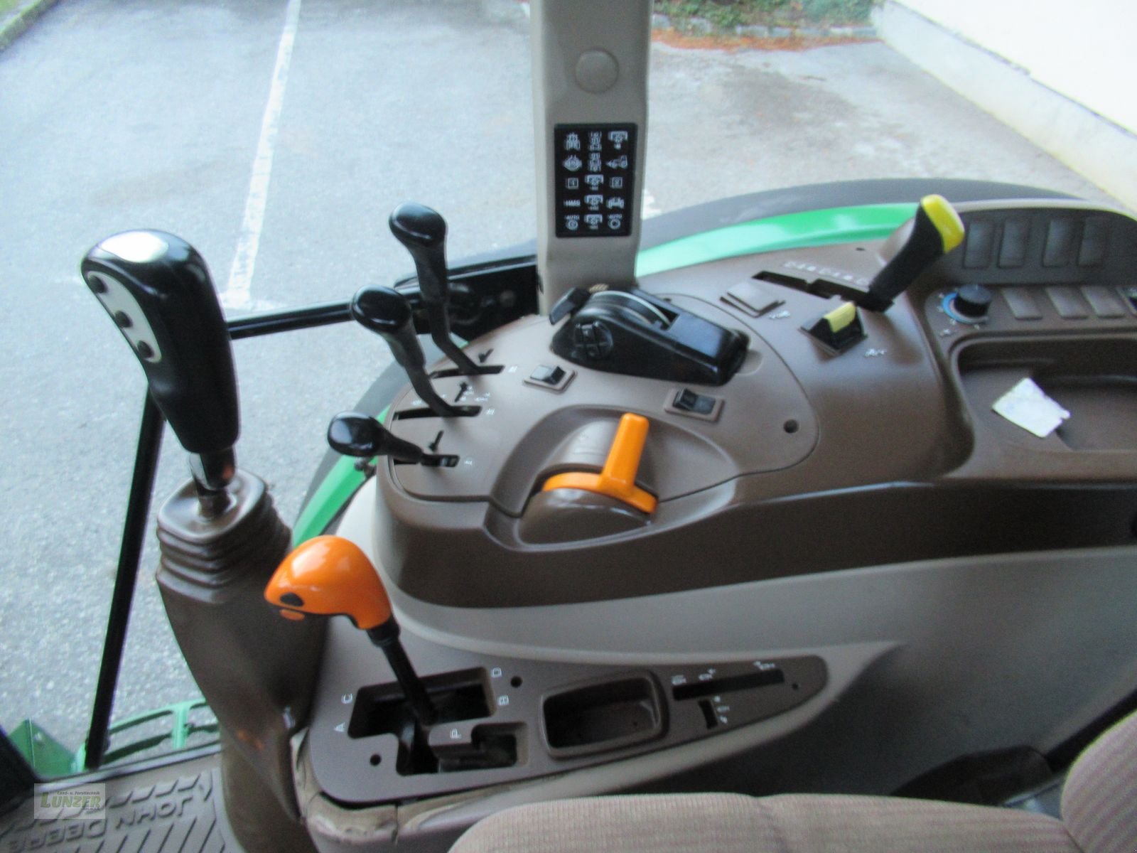 Traktor des Typs John Deere 5820, Gebrauchtmaschine in Kaumberg (Bild 8)