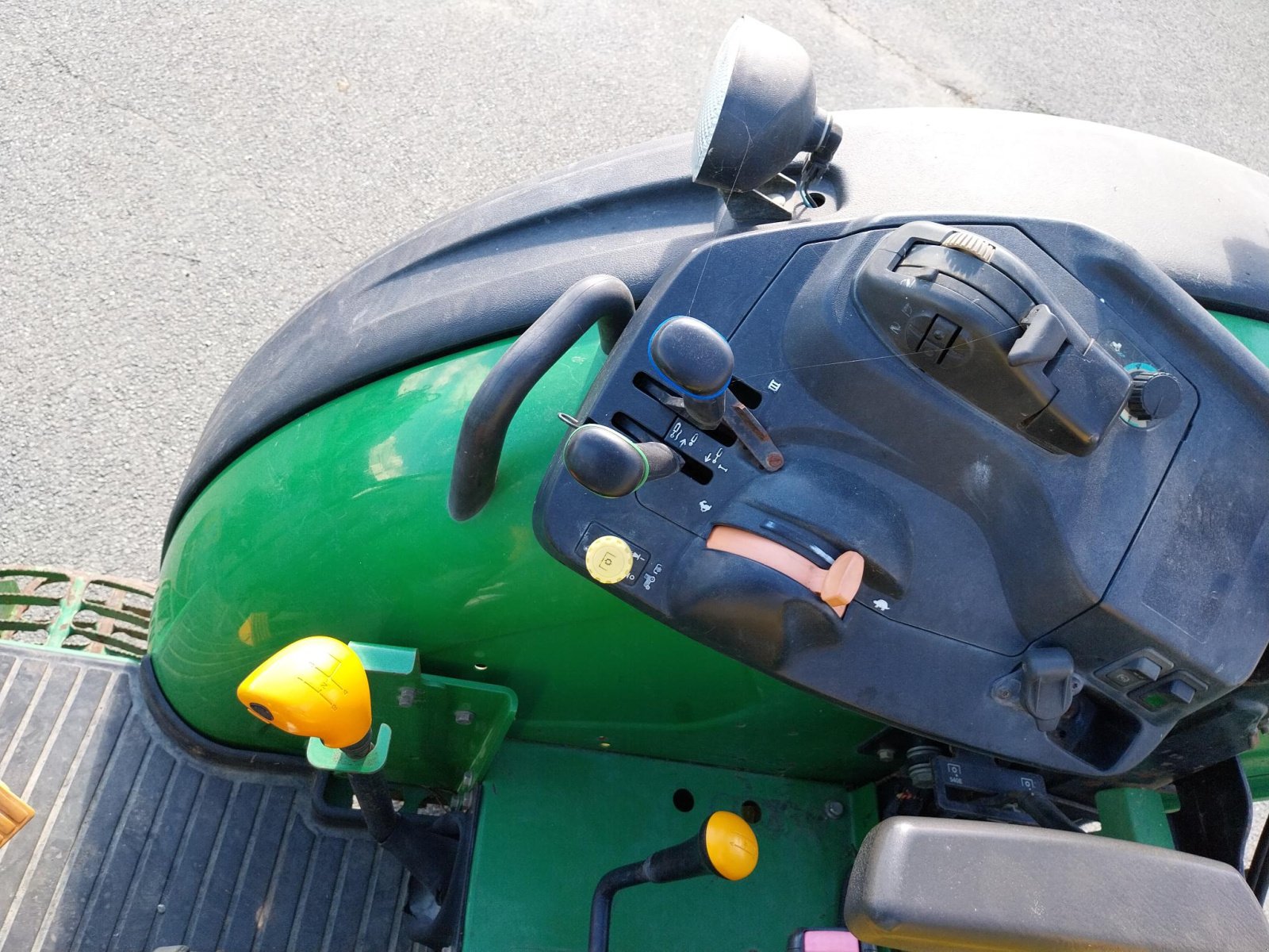 Traktor del tipo John Deere 5M, Gebrauchtmaschine en Les Touches (Imagen 6)
