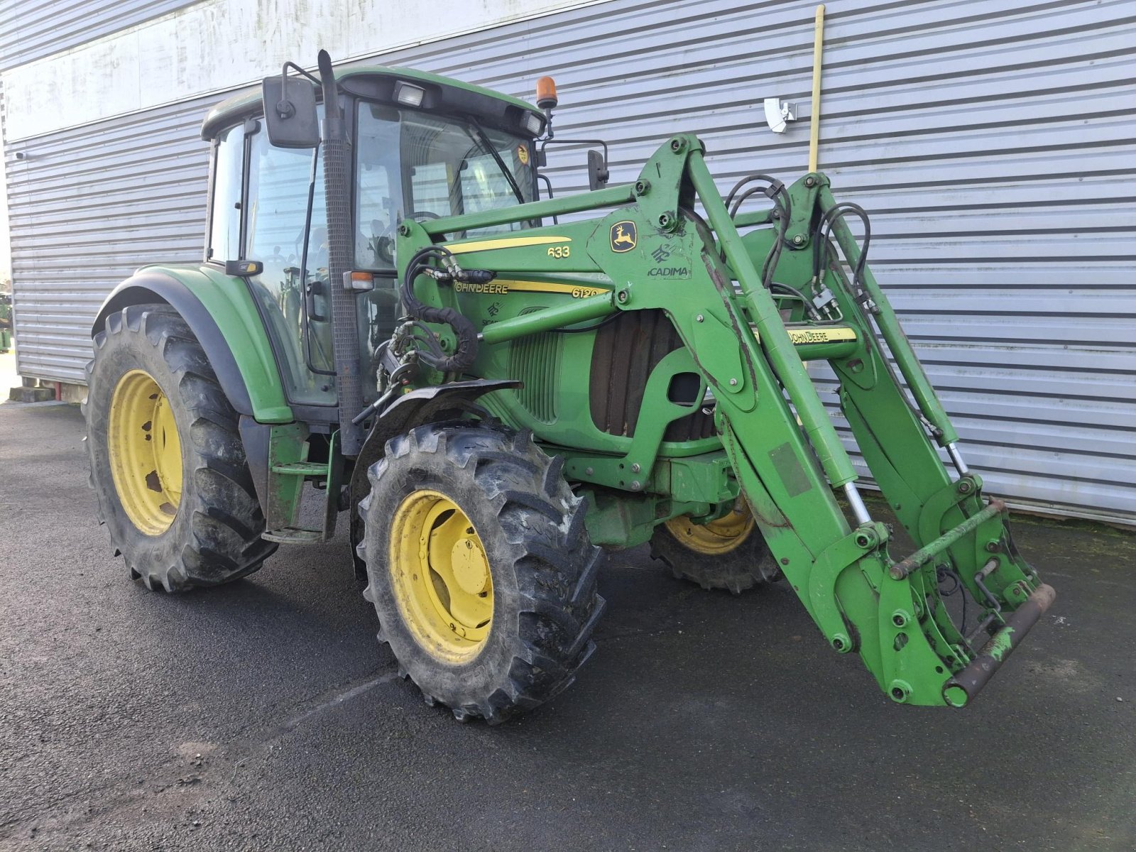 Traktor du type John Deere 6020, Gebrauchtmaschine en Les Touches (Photo 1)