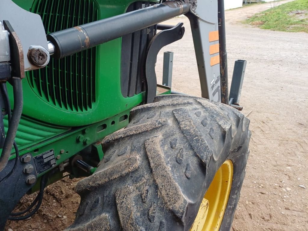Traktor typu John Deere 6020SE, Gebrauchtmaschine w Calmont (Zdjęcie 2)