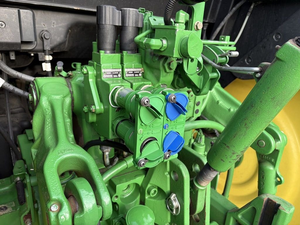 Traktor от тип John Deere 6090 RC, Gebrauchtmaschine в Kronenberg (Снимка 5)
