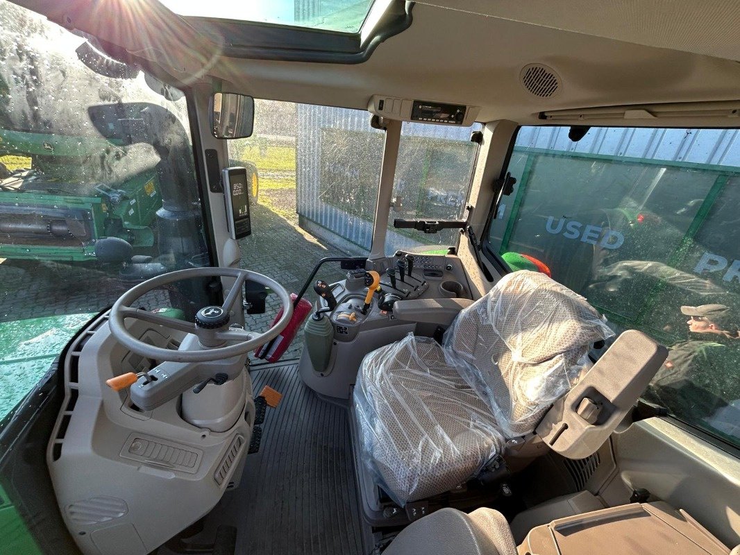 Traktor tipa John Deere 6090M **MIETRÜCKLÄUFER**, Neumaschine u Sittensen (Slika 8)
