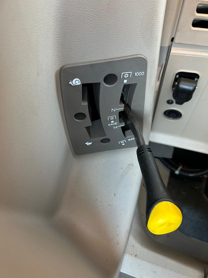 Traktor tipa John Deere 6090M **MIETRÜCKLÄUFER**, Neumaschine u Sittensen (Slika 12)