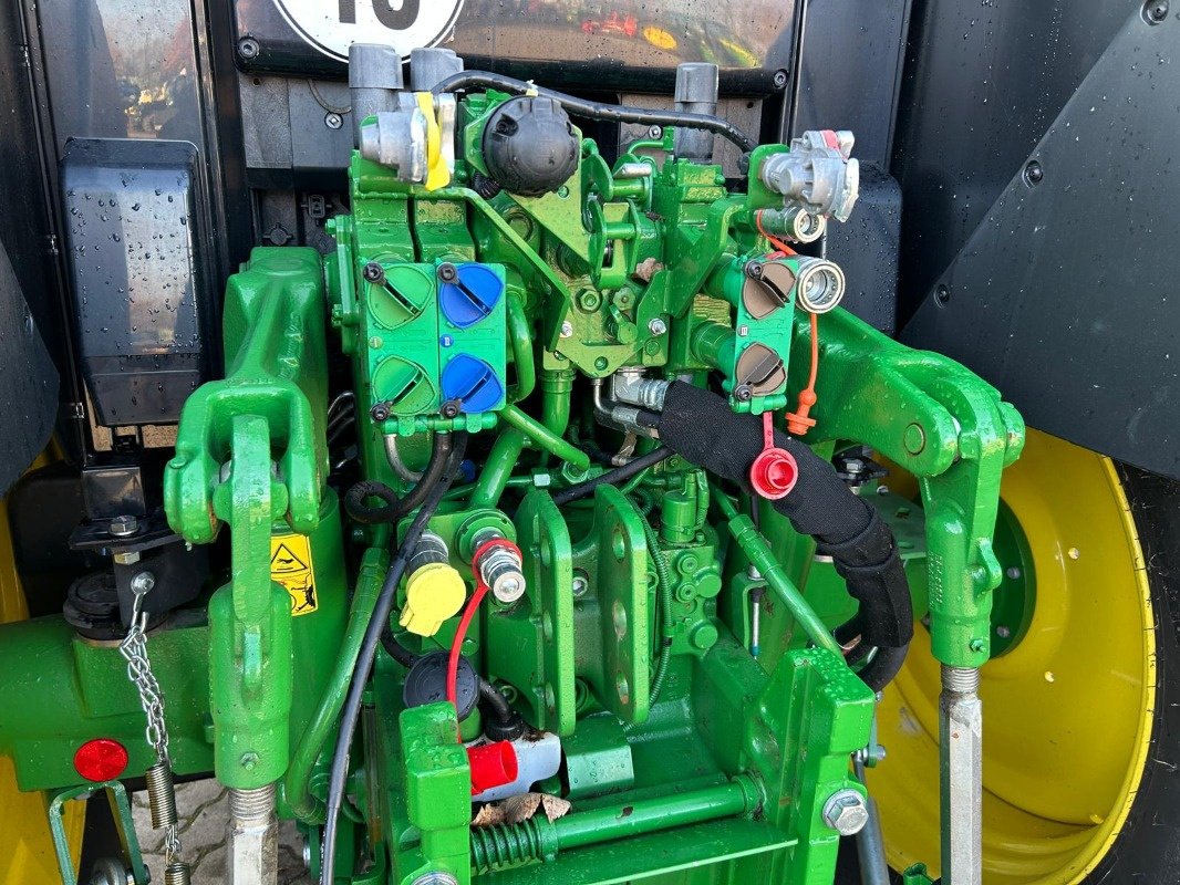 Traktor tipa John Deere 6090M **MIETRÜCKLÄUFER**, Neumaschine u Sittensen (Slika 15)