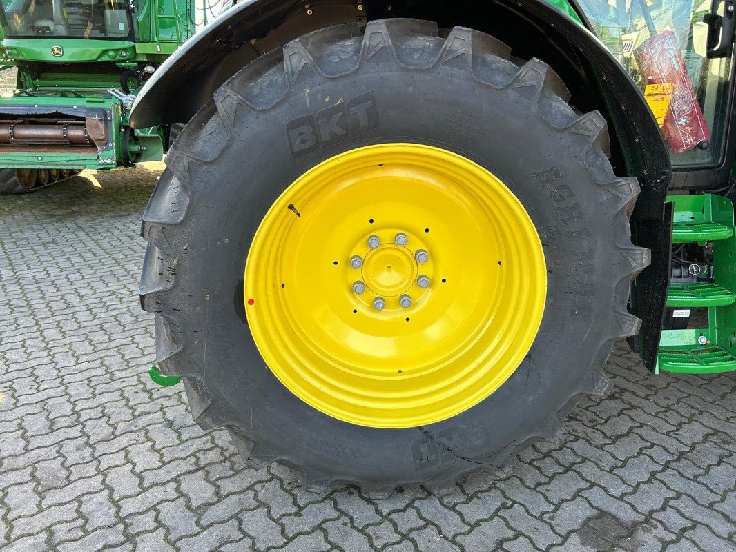 Traktor tipa John Deere 6090M **MIETRÜCKLÄUFER**, Neumaschine u Sittensen (Slika 19)