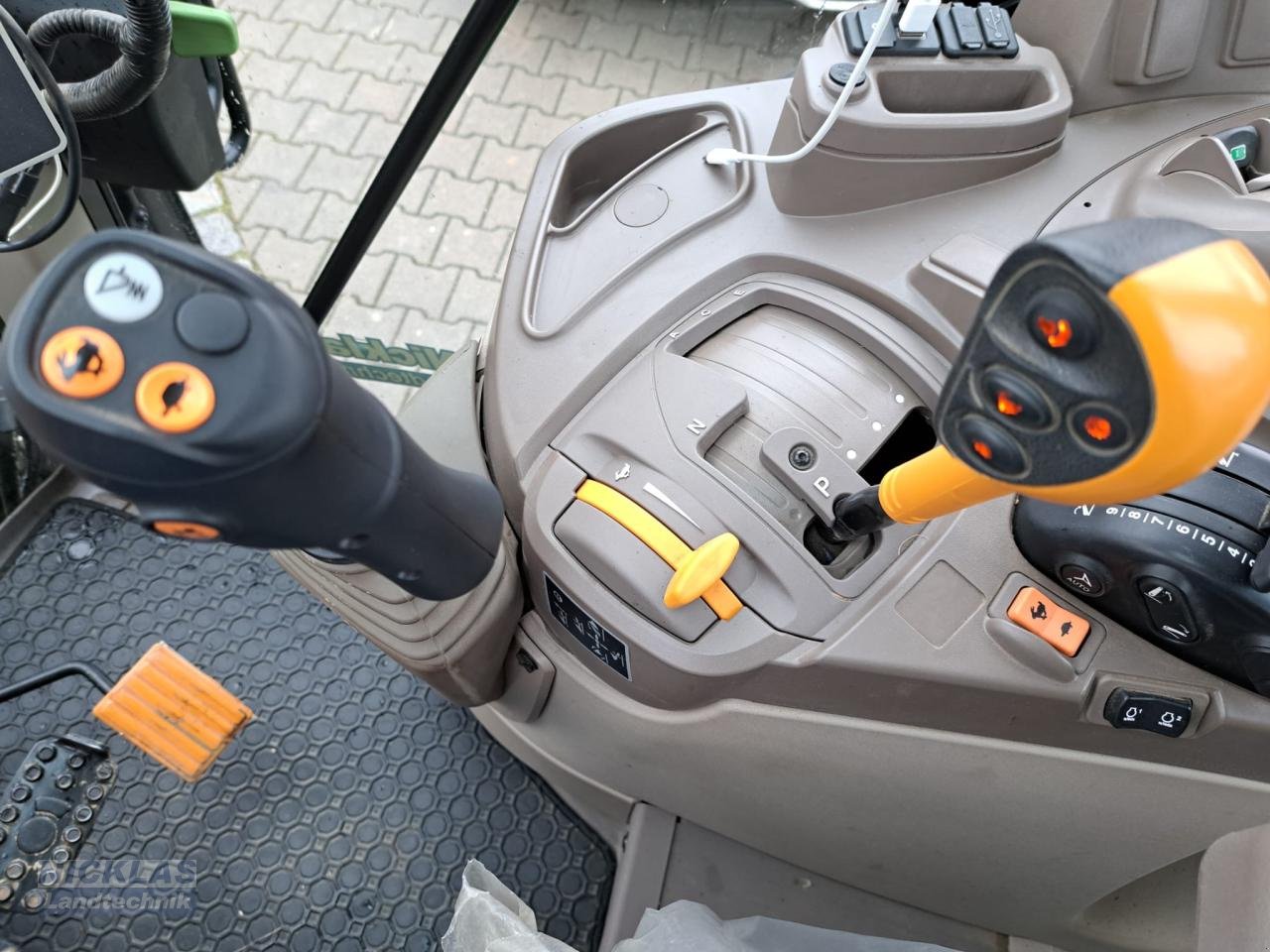 Traktor tip John Deere 6090M, Gebrauchtmaschine in Schirradorf (Poză 11)