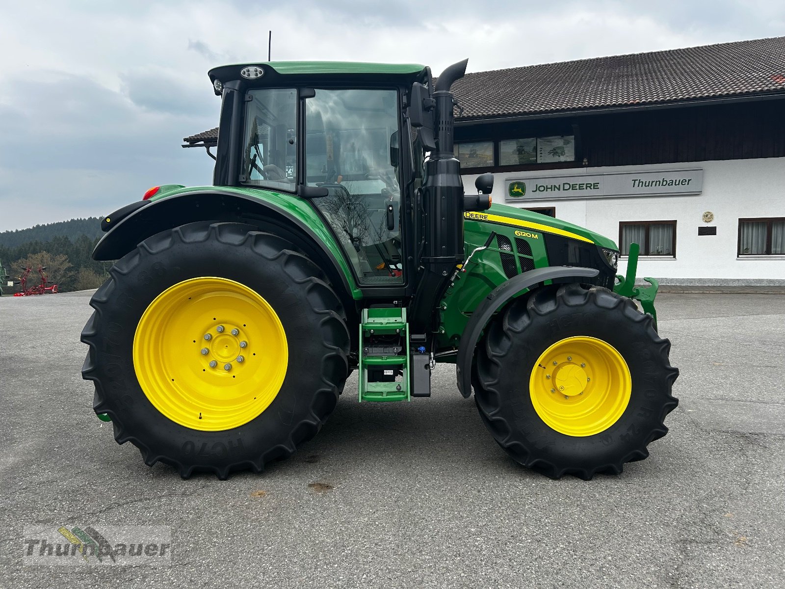 Traktor от тип John Deere 6090M, Gebrauchtmaschine в Bodenmais (Снимка 4)