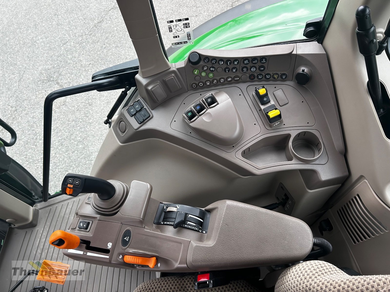 Traktor от тип John Deere 6090M, Gebrauchtmaschine в Bodenmais (Снимка 12)