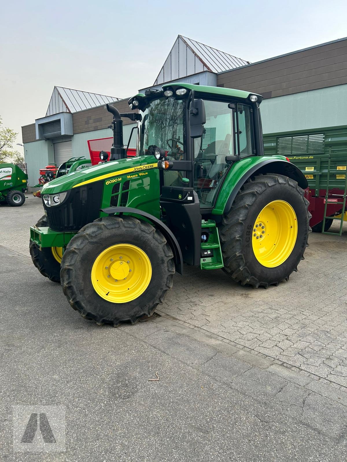 Traktor типа John Deere 6090M, Gebrauchtmaschine в Schwabmünchen (Фотография 3)